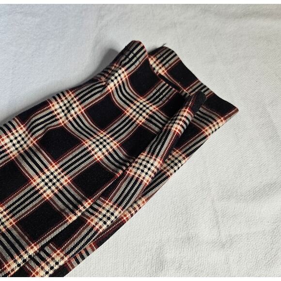 Torrid Women's Black Ivory Plaid Leggings Size 16S Short Button Front Stretch - Picture 4 of 5